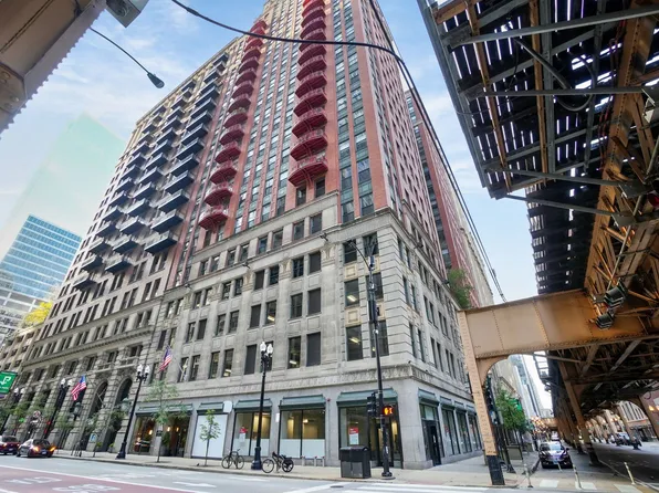 208 W Washington St APT 1011, Chicago, IL 60606