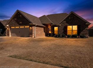 9023 Hawthorne Ln, Fort Smith, AR 72908