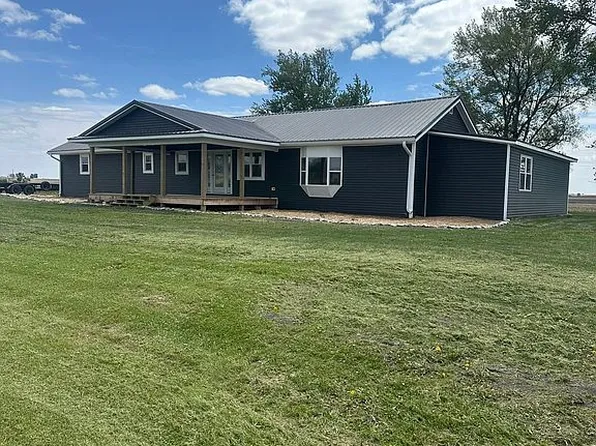 1975 190th St, Grand Mound, IA 52751