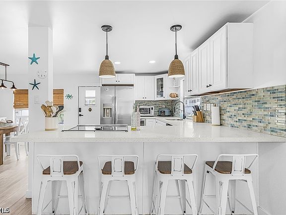 3rd image of 3653 Dewberry Ln
