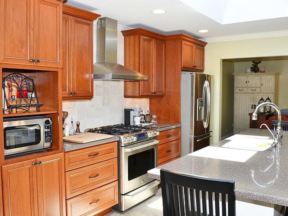 4th image of 8845 Westminster Ct
