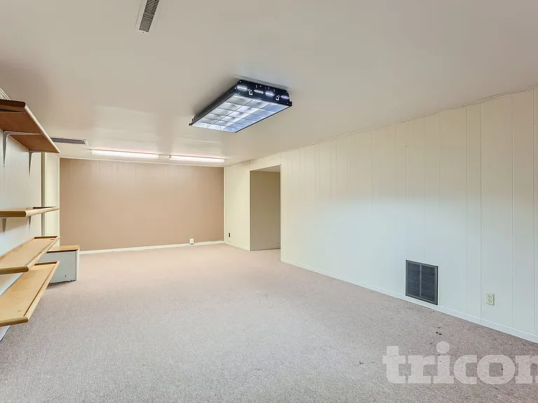 1441 Maple Ln — Photo 6