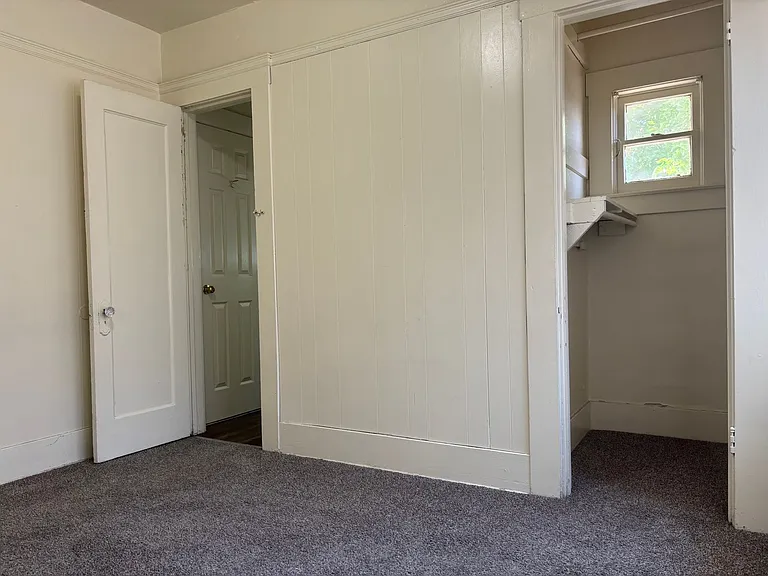 2087 N Marks Ave — Photo 8