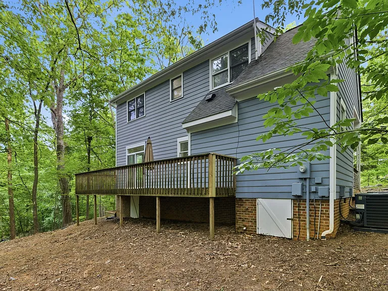 102 Markham Dr — Photo 26
