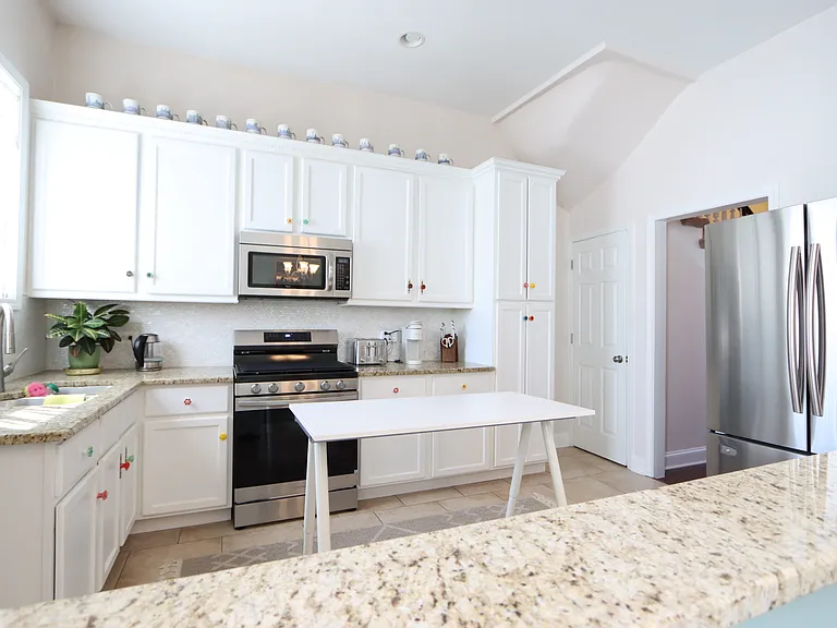 929 S Bell Ave — Photo 12