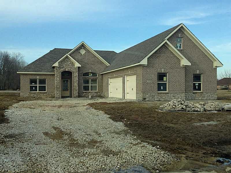 1st image of 1014 White Oak Dr
