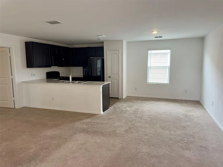 510 Sunray Dr — Photo 6