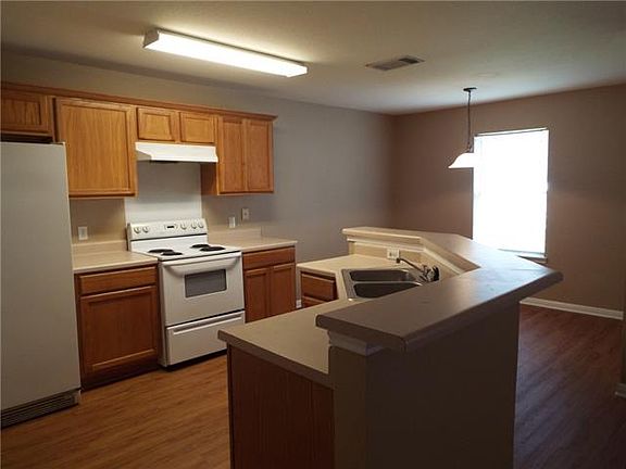 3rd image of 3201C El Salido Pkwy APT 212