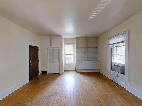 3rd image of 406 N State St APT 1