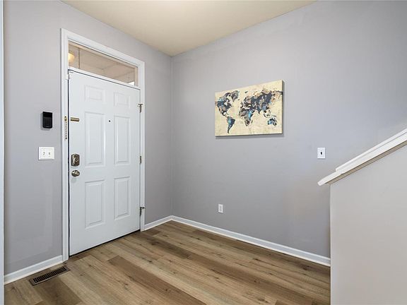 4th image of 1209 Park Ave