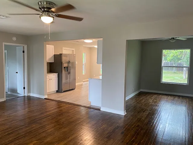 141 S Carroll St — Photo 14