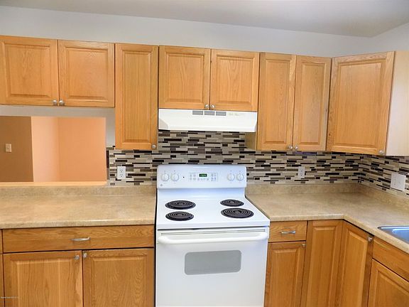 2nd image of 4927 Pinewood Dr NE #8