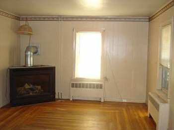 3rd image of 30 Oakland School St