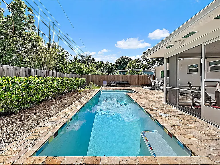 367 Riverside Dr — Photo 2