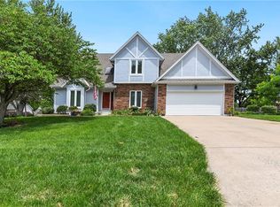2442 NW Windwood Dr, Lees Summit, MO 64081