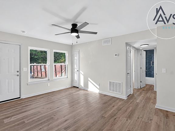 3rd image of 920 Jackson St