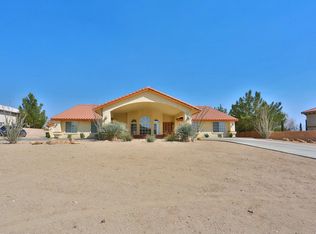 16385 Malahat Rd, Apple Valley, CA 92307