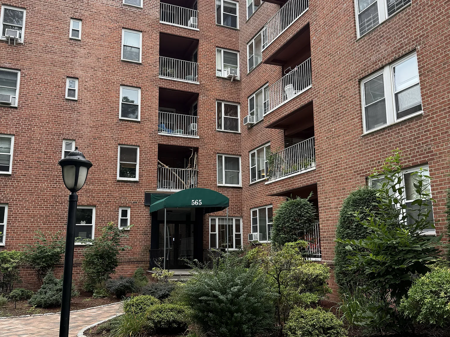 1 bed, 850 sqft, $2,850 — Photo 1