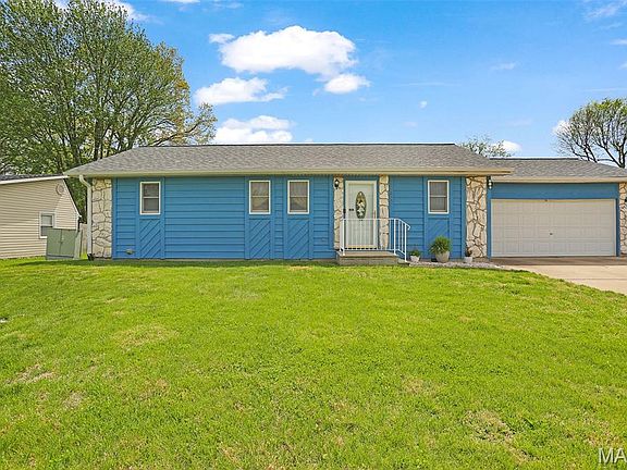 3rd image of 212 Meadow Dr