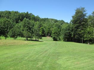 2925 Sandhill Rd, Irvine, KY 40336