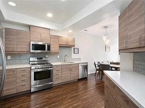 3rd image of 1174 S Country Glen Way
