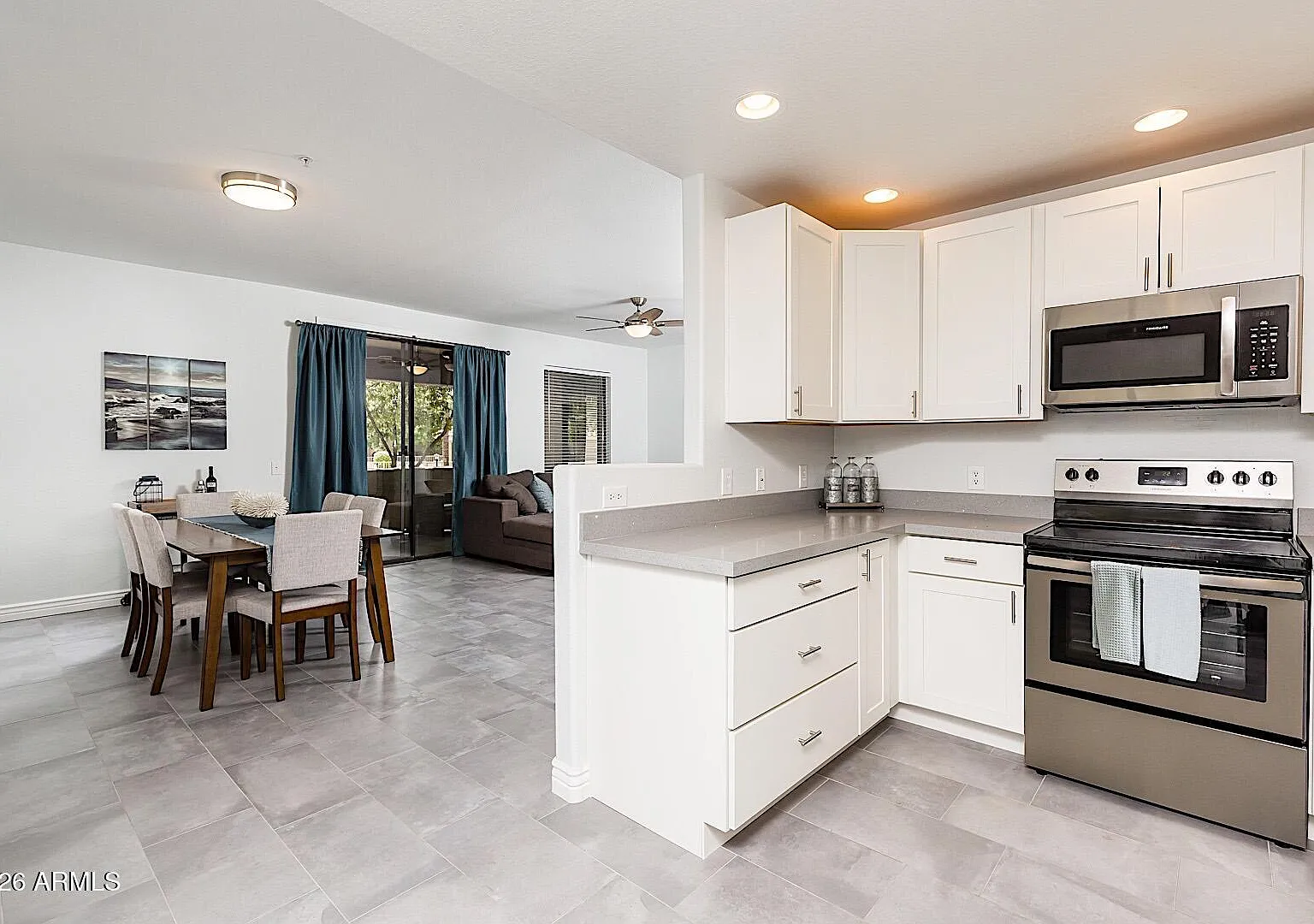 2 bed, 2.0 bath, 1302 sqft, $2,100 — Photo 1
