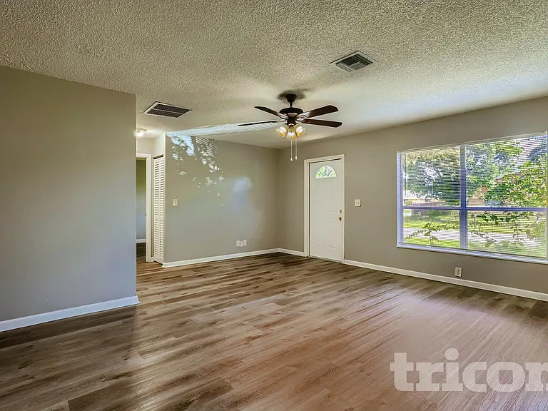 6198 Arcade Ct — Photo 6