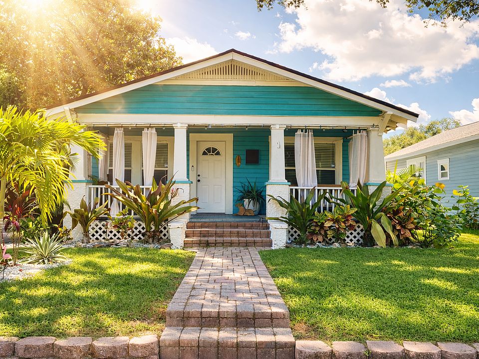 Front of House, Driveway just to the left