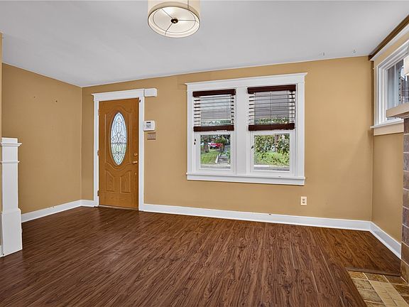 5th image of 3450 Shadeland Ave
