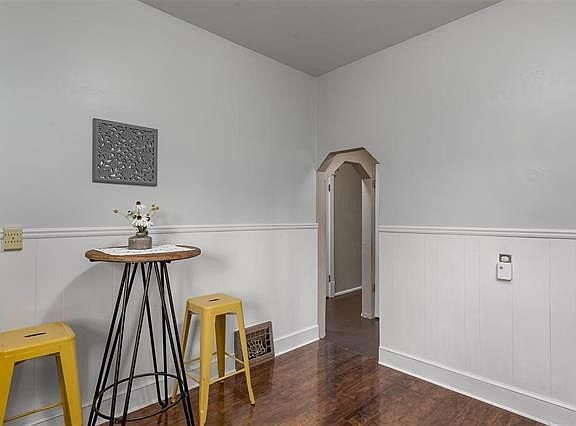 3rd image of 5716 Lansdowne Ave