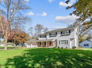 3840 Tomahawk Trl SE, Cedar Rapids, IA 52403