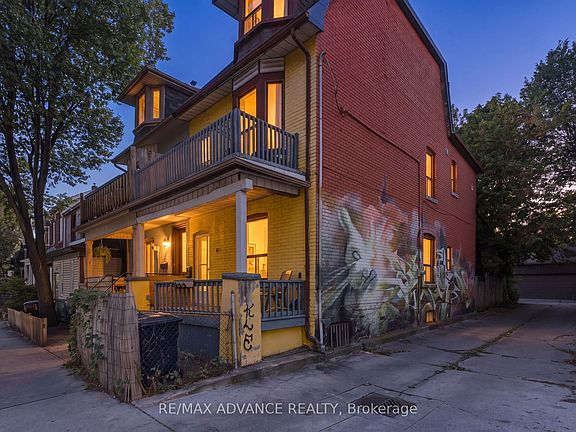 3rd image of 82A Augusta Ave