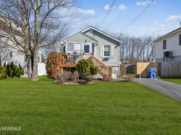 33 Willow Street, Port Monmouth, NJ 07758