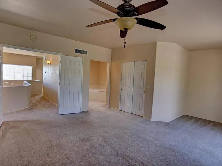 108 N Champagne Pl — Photo 15