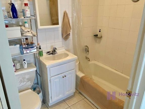 5th image of 25-40 37th St #2B