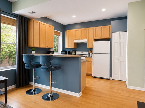 4th image of 835 W Lawrence Ave APT 2N