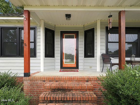 4th image of 203 W Raintree Lane