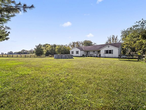 3rd image of 5939 Thompson Rd