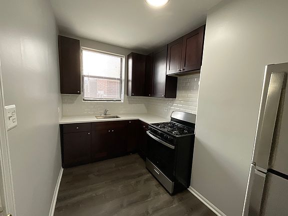 5th image of 4631 S Lake Park Ave #119