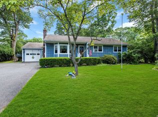 85 Jefferson Ave, Saint James, NY 11780