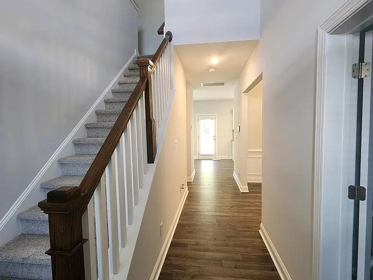 1808 Stackhouse Dr — Photo 3