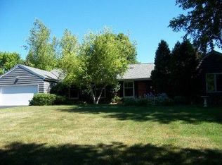 389 Romanita Ct, Cedarburg, WI 53012