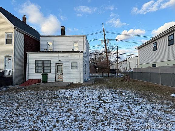 3rd image of 130 Union St