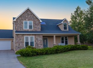 821 Birdie Ct, Mapleton, ND 58059