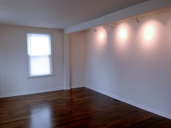 1736 Main St APT 1