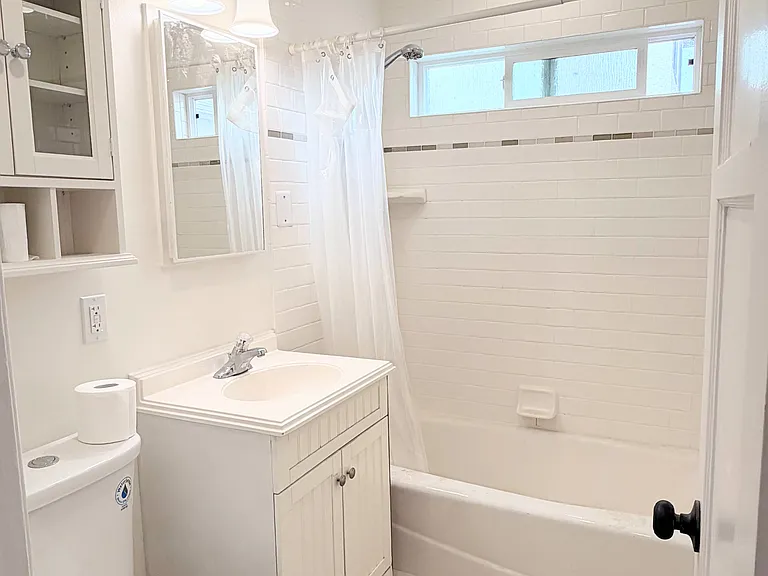 120 Bennett Ave #4 — Photo 9