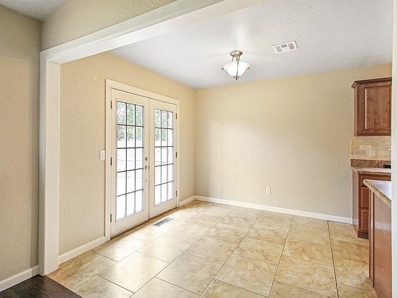 5th image of 2909 Fairfield Dr