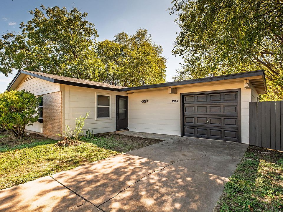 1st image of 203 Cooper Dr