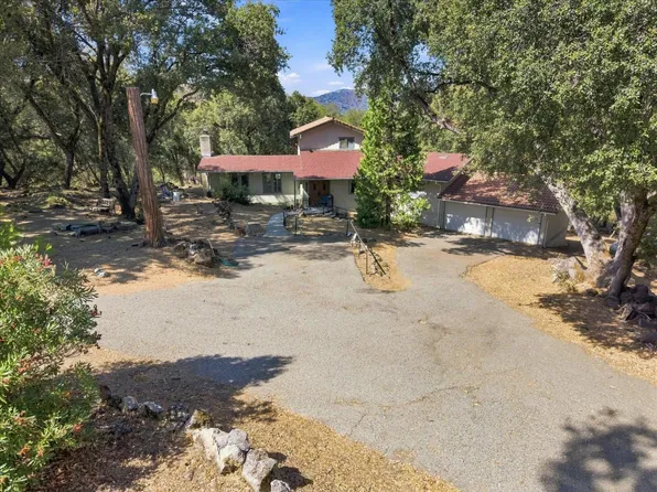 51102 Bon Veu Dr, Oakhurst, CA 93644