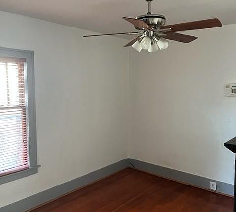 5th image of 119 E 20th St